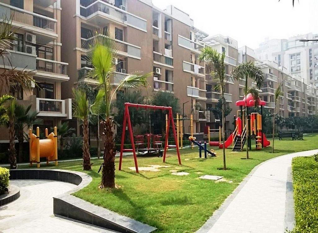 Flats Apartments for sale buy in Omicron Greater Noida Eldeco Mystic Greens